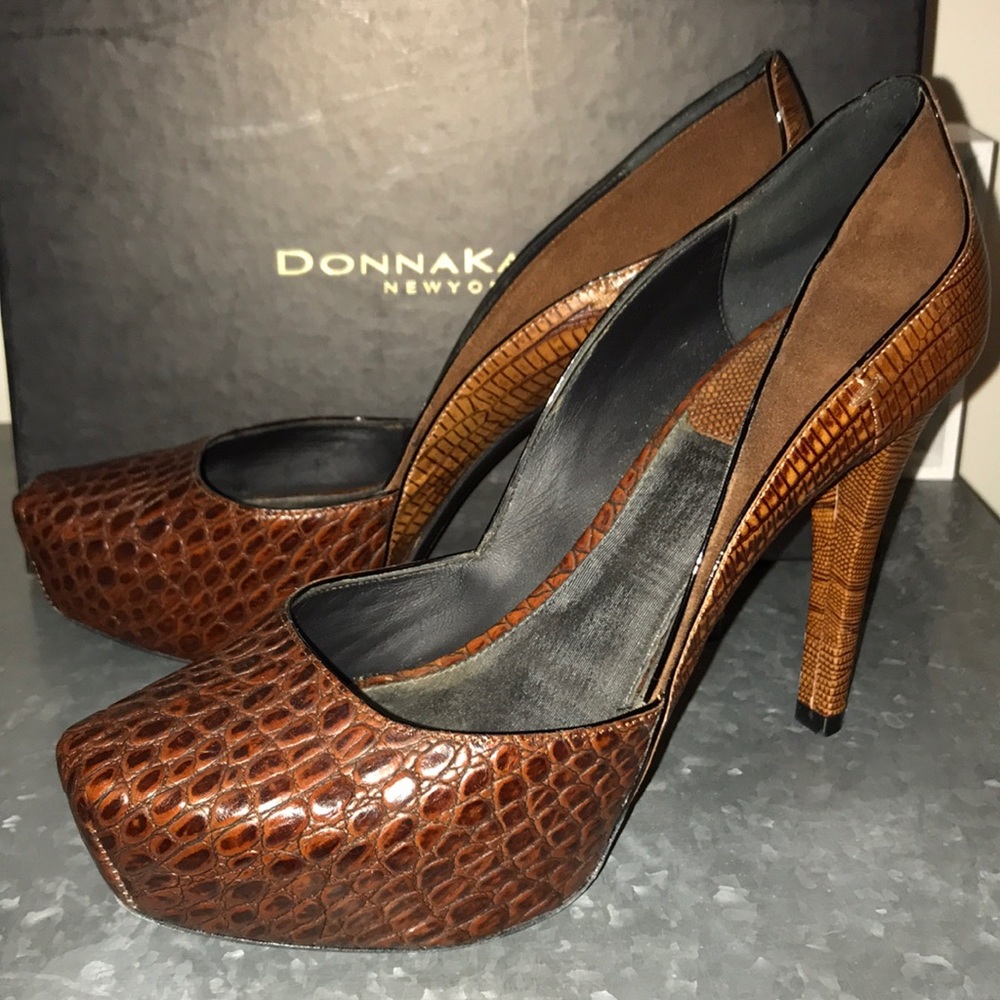 Donna Karan Collection brown leather heels Sz 8.5